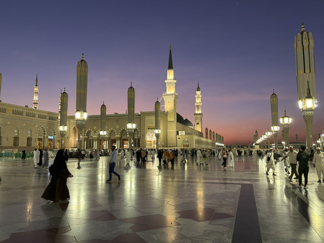 Suasana di Masjidil Nabawi usai salat subuh. Foto: Moh Fajri/kumparan