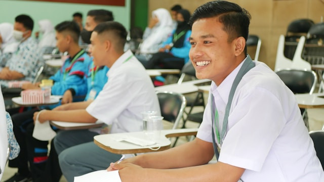 Ilustrasi contoh soal literasi bahasa indonesia. Sumber: Unsplash/Herlambang Tinasih Gusti
