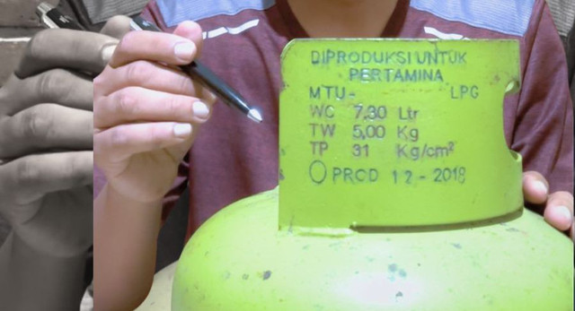 Kode pada tabung Elpiji 3 kg (Sumber: dokumentasi penulis)