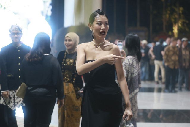 Model sekaligus pembawa acara Patricia Gouw tiba saat menghadiri resepsi pernikahan Al Ghazali dan Alyssa Daguise di Jakarta International Convention Center (JICC), Senayan, Jakarta, Kamis (19/6/2025). Foto: Agus Apriyanto