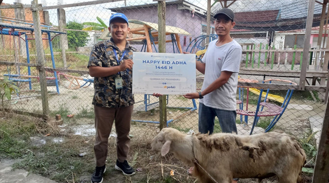 Paragon Corp bersama DT Peduli Bagikan 3 ekor domba untuk 3 Masjid di Pekanbaru (Sumber : DT Peduli)