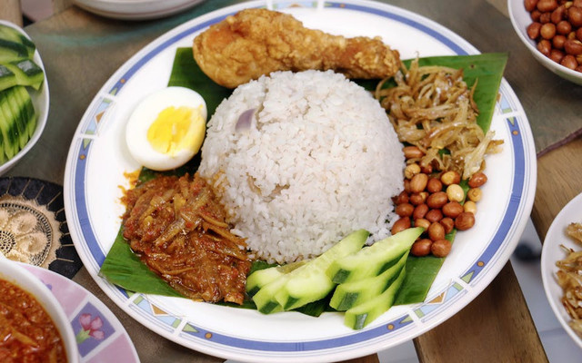 Kuliner Gresik Malam Hari. Foto hanya ilustrasi, bukan sebenarnya. Sumber: pexels.com/Kent Ng