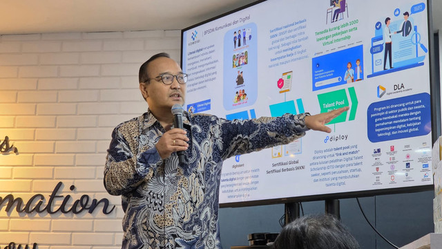 Bonifasius Wahyu Pudjianto, Kepala Badan Pengembangan SDM Komdigi dalam acara Ngopi Bareng di gedung Komdigi, Jakarta, Jumat (20/6). Foto: Aditya Panji/kumparan
