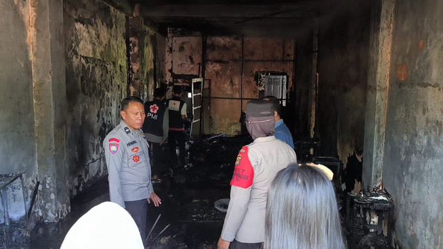 Suasana ruko tempat refleksi di Palembang seusai terbakar. Foto : Istimewa