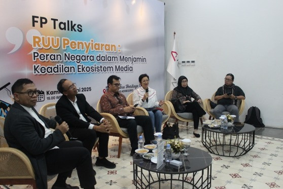 Forum Pemred (FP) Talks bertajuk "RUU Penyiaran : Peran Negara Menjamin Keadilan Ekosistem Media" pada Kamis (19/6) di Antara Heritage Center, Jakarta. Foto: Dok. Forum Pemred