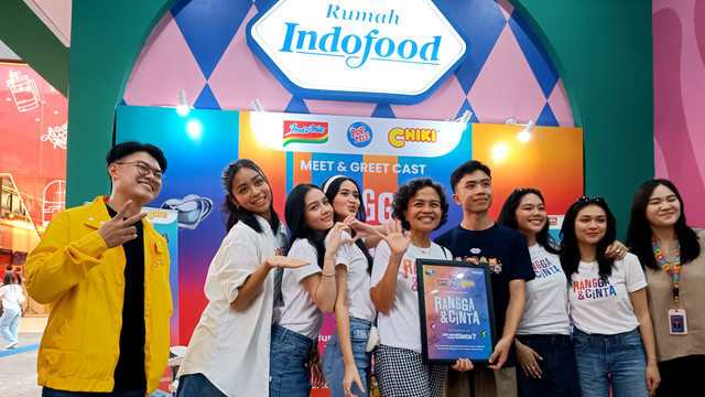 Meet and greet film Rangga & Cinta di Rumah Indofood Jakarta Fair Kemayoran 2025, Jumat (20/6). Foto: Giovanni/kumparan