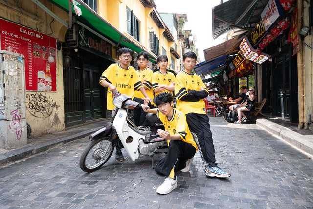  ONIC juara FFWS SEA 2025 Spring usai meraih Booyah di Game 9. 