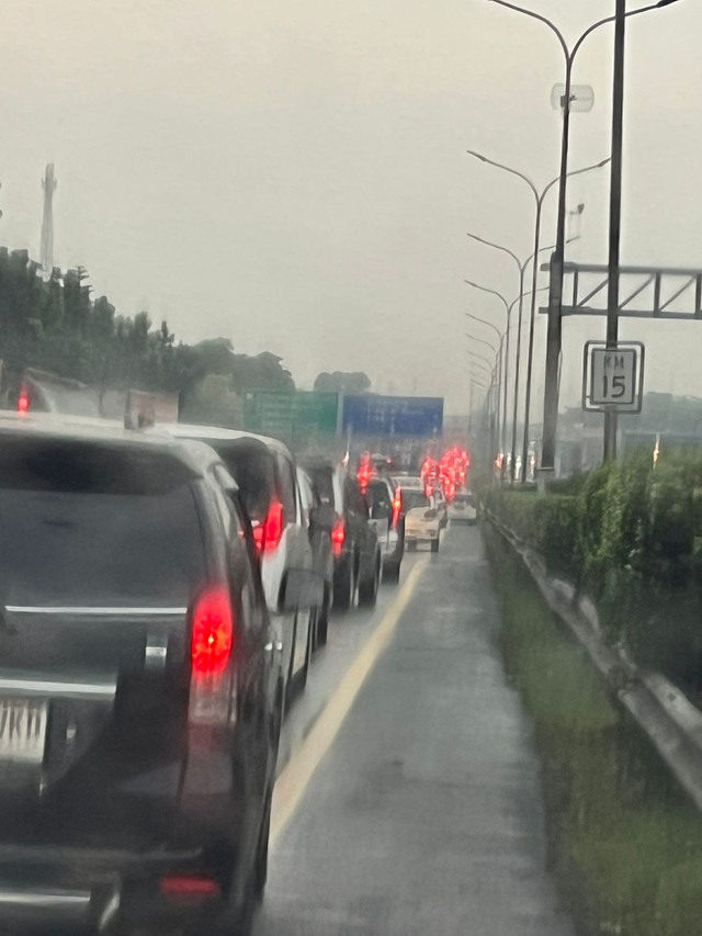 Kemacetan di tol Jagorawi, pada Sabtu (21/6) pagi. Foto: Dok. Istimewa