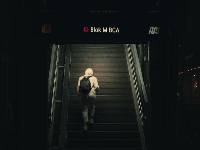 Kenapa Blok M Terkenal. Foto Blok M. Sumber: Unsplash/Fahrul Razi