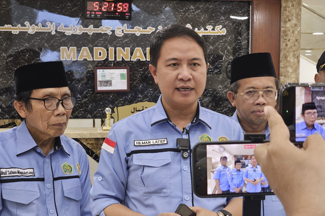 Dirjen Penyelenggaraan Haji dan Umrah Kemenag, Hilman Latief di Madinah. Foto: Dok. MCH 2025