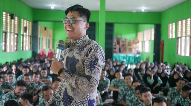 Ilustrasi Berdasarkan Hasil Refleksi diatas, Renungkan dan Tuliskan Alasan Mengapa Perlu ada Kode Etik Profesi          Sumber Unsplash/Iqbal Tarigan