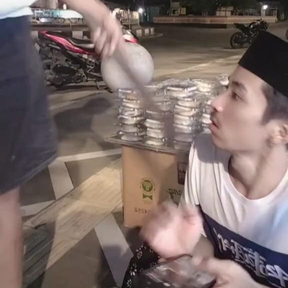 Video viral pedagang roti. | Foto: Ist