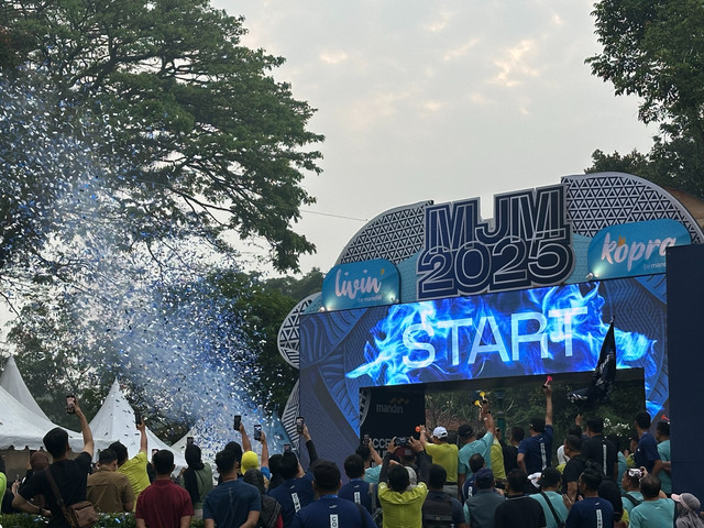 Mandiri Jogja Marathon 2025 sukses digelar di kawasan Candi Prambanan, Yogyakarta, Minggu (22/6). Foto: kumparan