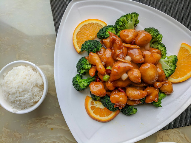 Chinese Food Jakarta Pusat. Foto adalah menu chinese food. Sumber foto: Unsplash-Drew Taylor