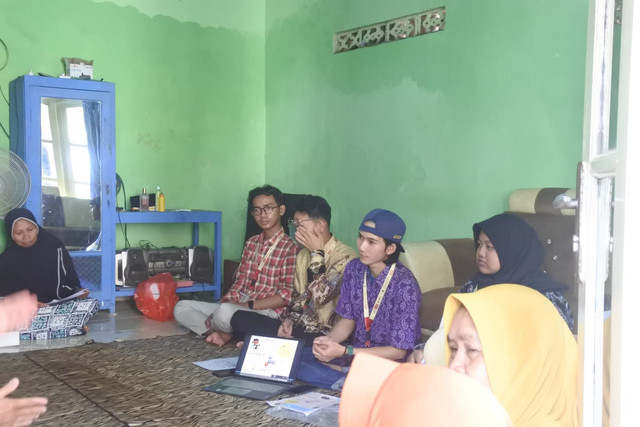 Hanif Faturahman Memaparkan Metode Serabut Kelapa dan Briket Batok Kelapa. Desa Tambaksari, Senin 22 Juni 2025