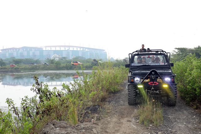 Wisata Offroad Hutan Cemara Pakal Surabaya. Foto: Diskominfo Surabaya 