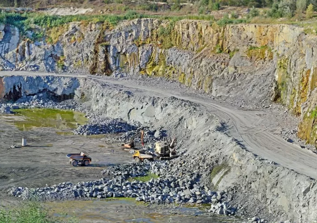 Ilustrasi tambang nikel. Foto: Pixabay