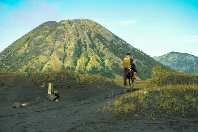 Makanan khas Suku Tengger. Foto Bromo, salah satu kawasan tempat tinggal Suku Tengger. Sumber: Unsplash/Muhammad Arief