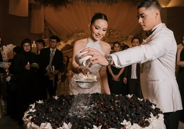 Kue pernikahan Alyssa dan Al Ghazali mencuri perhatian. Foto: Instagram @ivoirecakedesign