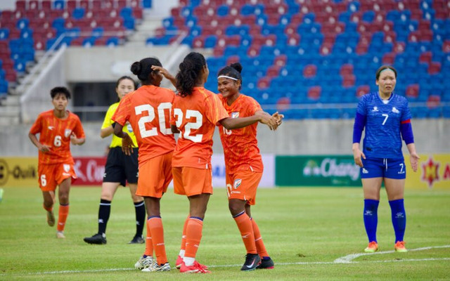 Aksi Timnas Wanita India saat berhadapan dengan Mongolia di Kualifikasi Piala Asia Wanita 2026 Grup B, Senin (23/6). Foto: AFC