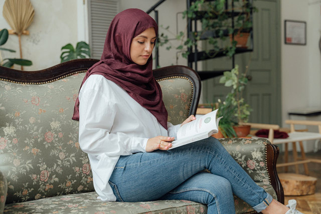 Ilustrasi hijab instan terbaik. Sumber: pexels.com/Anthony Shkraba Studio