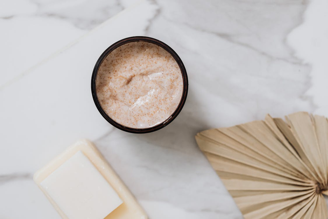 Ilustrasi Rekomendasi Body Scrub Murah. Sumber: Pexels/Kaboompics