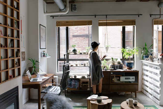 Ide Usaha Rumahan untuk Usia Lanjut. Foto Hanya Ilustrasi, Bukan Sebenarnya. Sumber Foto: Unsplash.com/Bench Accounting