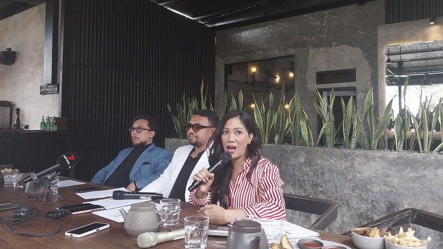  Sari Latief, Kuasa Hukum GJ saat Jumpa pers di Bali. Foto: Denita BR Matondang/kumparan