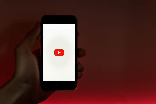 Ilustrasi aplikasi YouTube. Foto: Unsplash