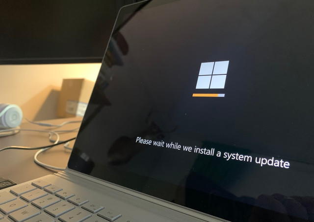 Ilustrasi Perbedaan Windows 10 dan 11    Sumber Unsplash/Clint Patterson