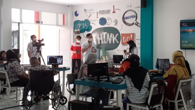 Program Expandable Heroes: Be Heroes, Expand Your Limits membuka jalan bagi para pelaku UMKM disabilitas berkembang secara mandiri. Foto: dok. Telkom
