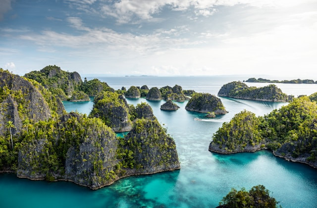 Sejarah Raja Ampat. Foto: Raja Ampat. Sumber: Unsplash/Simon Spring