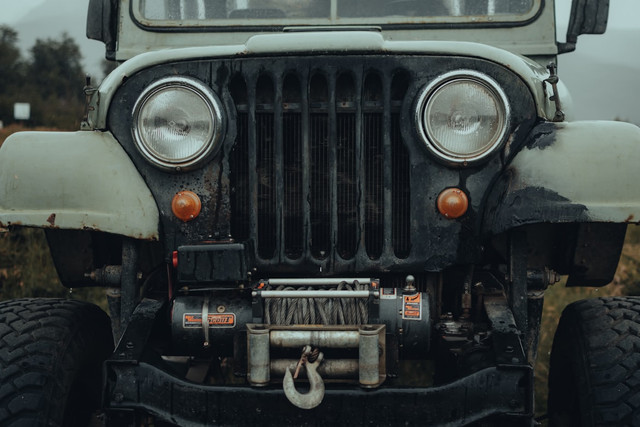 Ilustrasi Cara Merawat V-belt Mobil demi Keamanan dan Kenyamanan Berkendara, Unsplash/gaspar zaldo