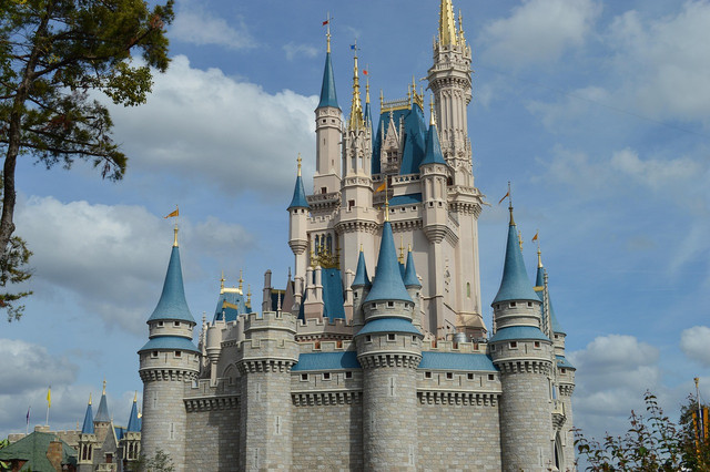 Ilustrasi rekomendasi film Disney Princess live action. Foto: Pixabay.com/aliwigle