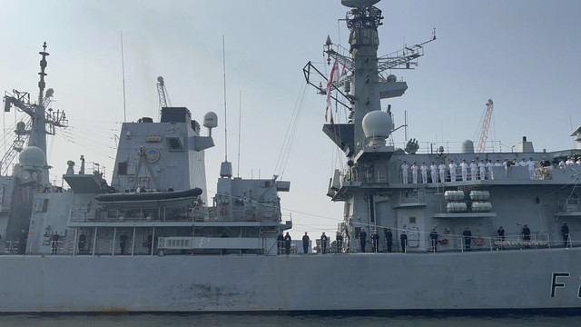 Upacara penyambutan kapal perang Inggris HMS Richmond di Pelabuhan Tanjung Priok, Jakarta Utara, Rabu (25/6/2025). Foto: Nasywa Athifah/kumparan