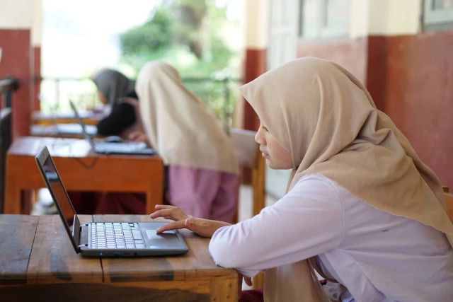 Ilustrasi pendaftaran jalur afirmasi SPMB Jakarta 2025. Foto: Shutter Stock