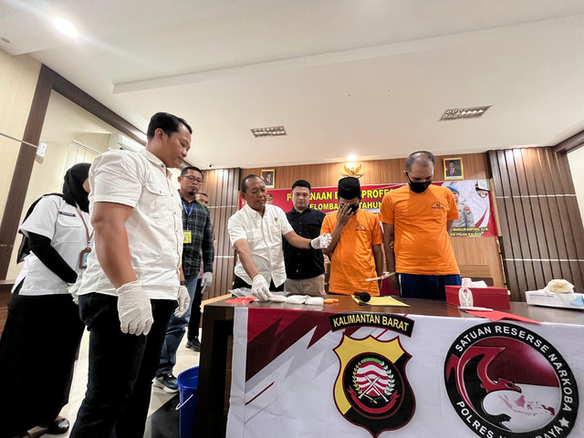 Polres Kubu Raya memusnahkan barang bukti narkotika jenis Sabu. Foto: Rabiansyah/Hi!Pontianak.