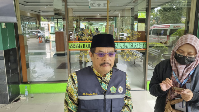 Sekretaris PPIH Debarkasi Surabaya, Sugiyo, di Asrama Haji Embarkasi Sukolilo, Surabaya (AHESS), Rabu (25/6/2025). Foto: Farusma Okta Verdian/kumparan