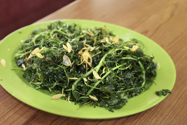 Ilustrasi jukut atau selada air goreng. Foto: Shutterstock