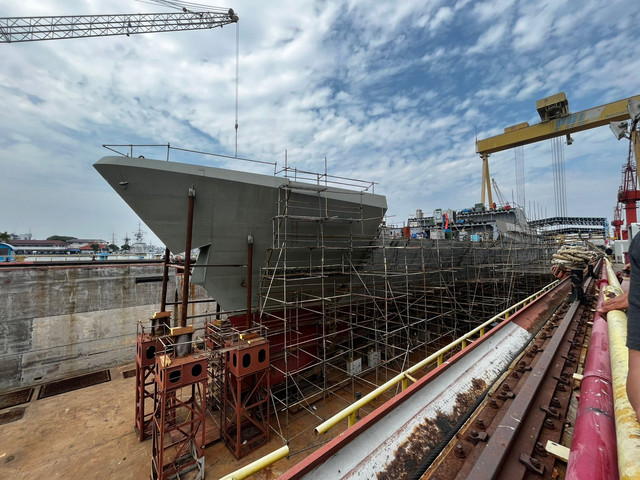 Proses Produksi Kapal Frigate Merah Putih di PT PAL, Surabaya, Rabu (25/6). Foto: Rayyan Farhansyah/kumparan