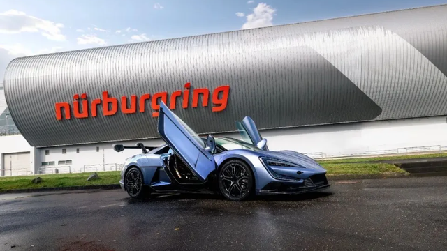 BYD kembali menguji supercar listrik andalannya, Yangwang U9, di sirkuit legendaris Nurburgring Nordschleife. Foto: BYD