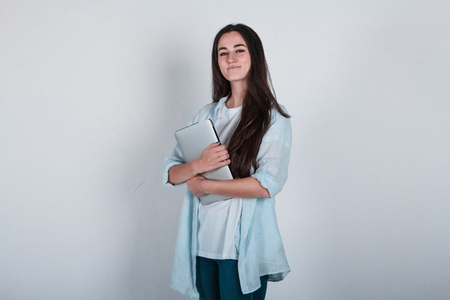 Ilustrasi kode program studi pgsd ut - Sumber: unsplash.com/@catherine_tskho