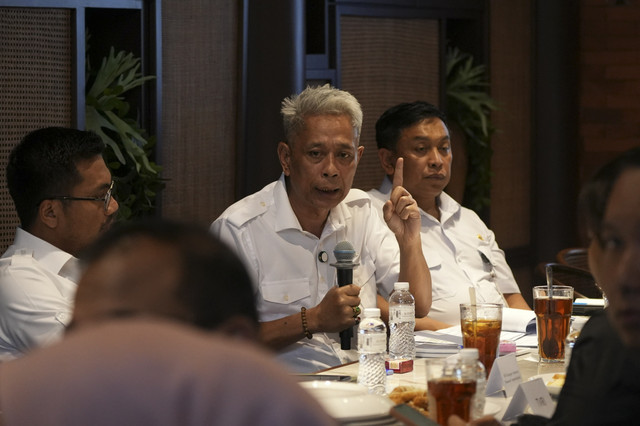Wamensos Agus Jabo menjadi narasumber acara Diksi (Diskusi Redaksi) bertema "Sekolah Tanpa Sekat: Menembus Batas Lewat Sekolah Rakyat" yang diselenggarakan Komdigi di Amanaia Menteng, Jakarta Pusat, Rabu (25/6/2025). Foto: Dok. Kemensos