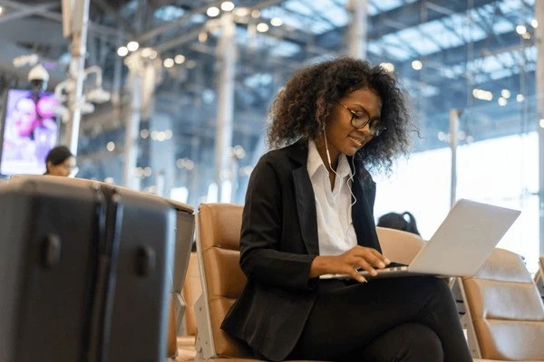 4 Laptop Layar Sentuh 3 Jutaan, Ini Rekomendasinya | kumparan.com