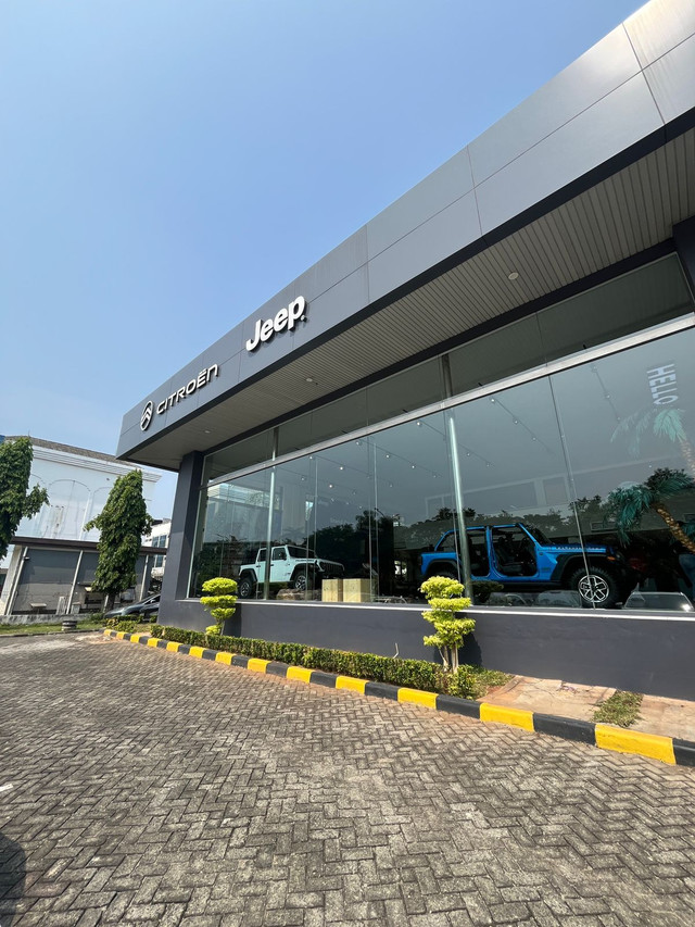 Jeep Lounge di kawasan Pantai Indah Kapuk. Foto: Syahrul Ghiffari/kumparan