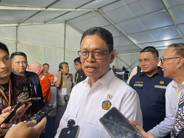 Wakil Menteri ESDM, Yuliot Tanjung, usai peresmian peningkatan produksi minyak 30 ribu barel di Blok Cepu, Bojonegoro, Jawa Timur, Kamis (26/6/2025). Foto: Fadhil Pramudya/kumparan