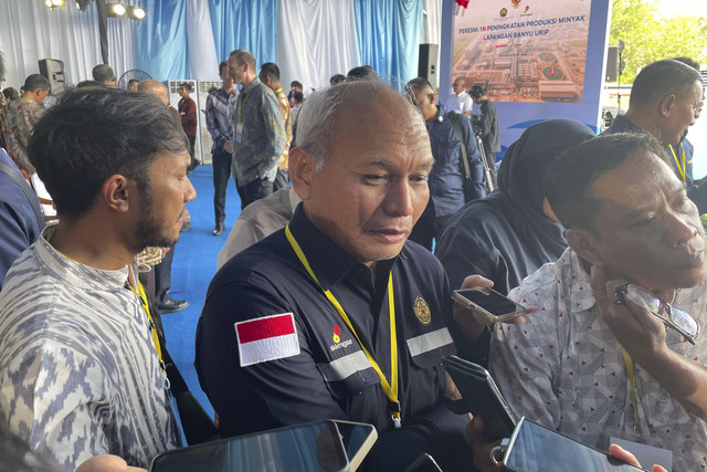Kepala SKK Migas, Djoko Siswanto, saat ditemui usai peresmian peningkatan produksi minyak 30 ribu barel di Blok Cepu, Bojonegoro, Jawa Timur, Kamis (26/6/2025). Foto: Fadhil Pramudya/kumparan