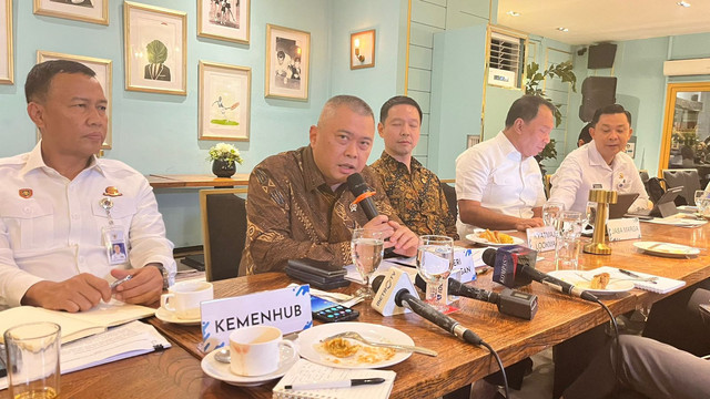 Menteri Perhubungan Dudy Purwagandhi dalam press background penanganan ODOL di Habitate Jakarta, Kuningan, Jakarta Selatan, Kamis (26/6/2025). Foto: Nasywa Athifah/kumparan