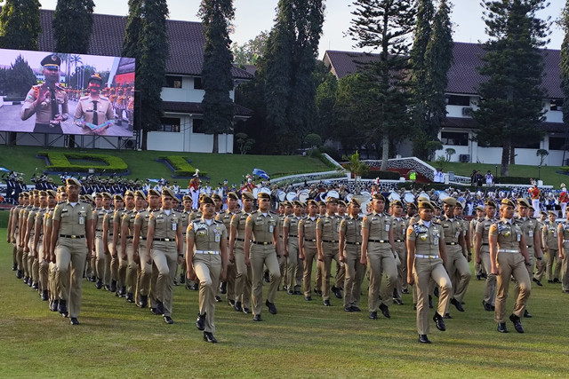Suasana penutupan retreat kepala daerah gelombang kedua di Kampus IPDN Jatinangor, Kabupaten Sumedang, Jawa Barat, Kamis (26/6/2025). Foto: Alya Zahra/kumparan 