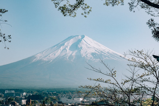 Ilustrasi Mitos Gunung Fuji yang Masih Dipercaya Masyarakat Jepang, Foto: Unsplash/Filiz Elaerts